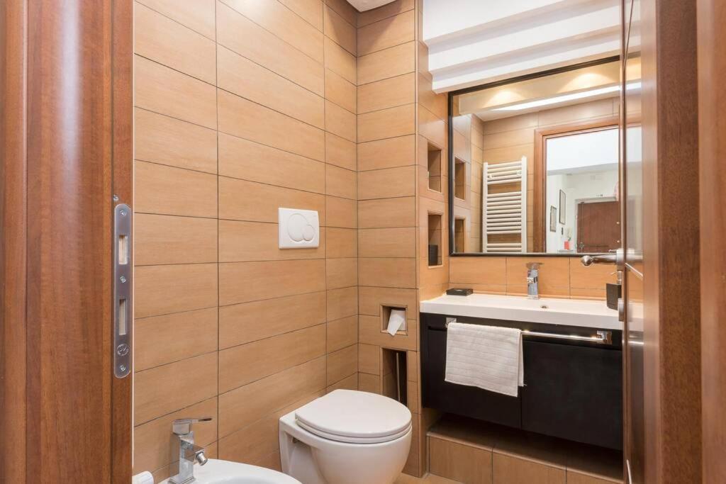 Popolo Elegant Two Bedroom * Rom